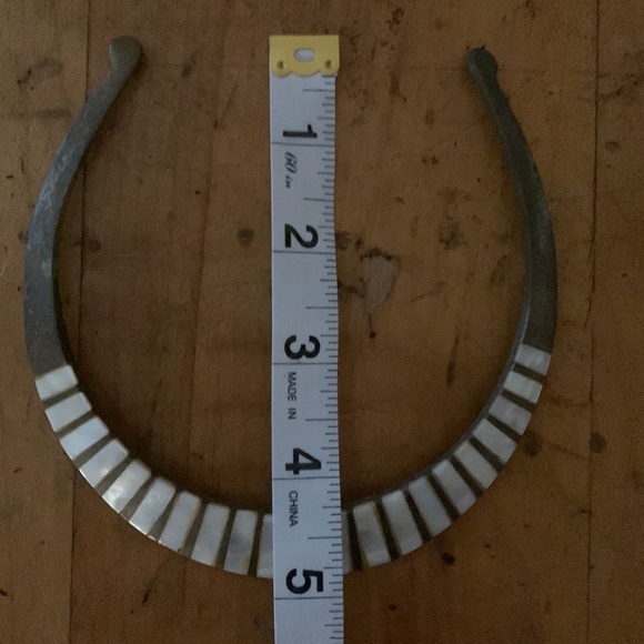 VINTAGE Brass and Mother of Pearl choker collar and bangle bracelet - Picture 8 of 10